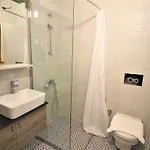 Villa Stonehouse-2 *