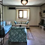 Villa Stonehouse-2 *