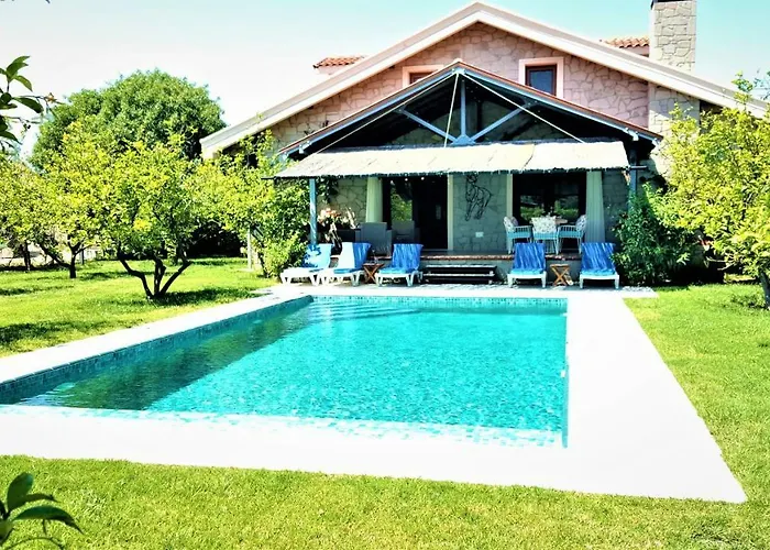 Villa Stonehouse-2 *