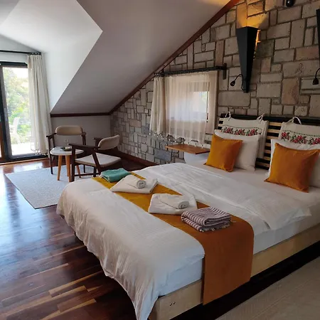 Stonehouse-2 Villa