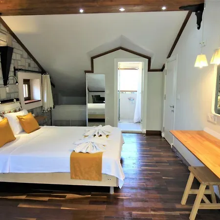 Stonehouse-2 וילה דליאן