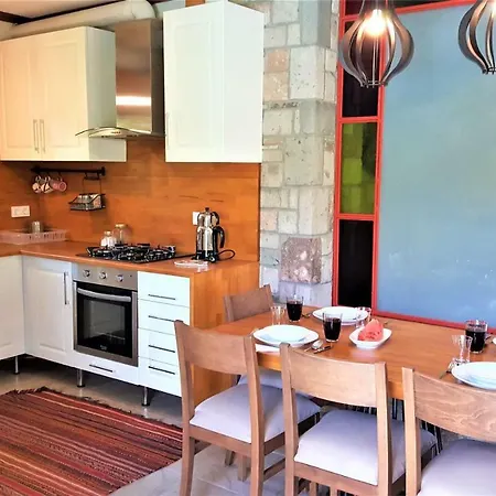 Stonehouse-2 * דליאן