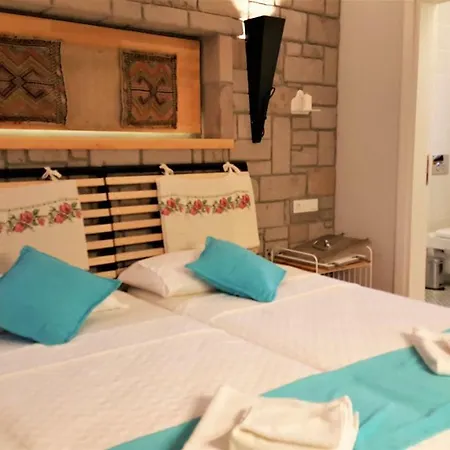 Stonehouse-2 וילה דליאן